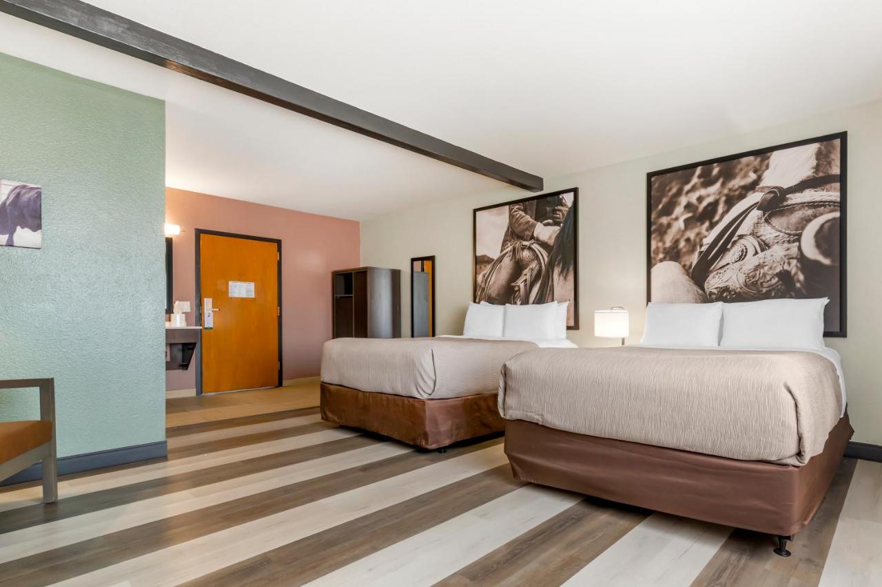 Standard Queen Room with Two Queen Beds and Transfer Shower - Accessible/Non-Smoking at Quality Inn Hamilton Bitterroot Valley