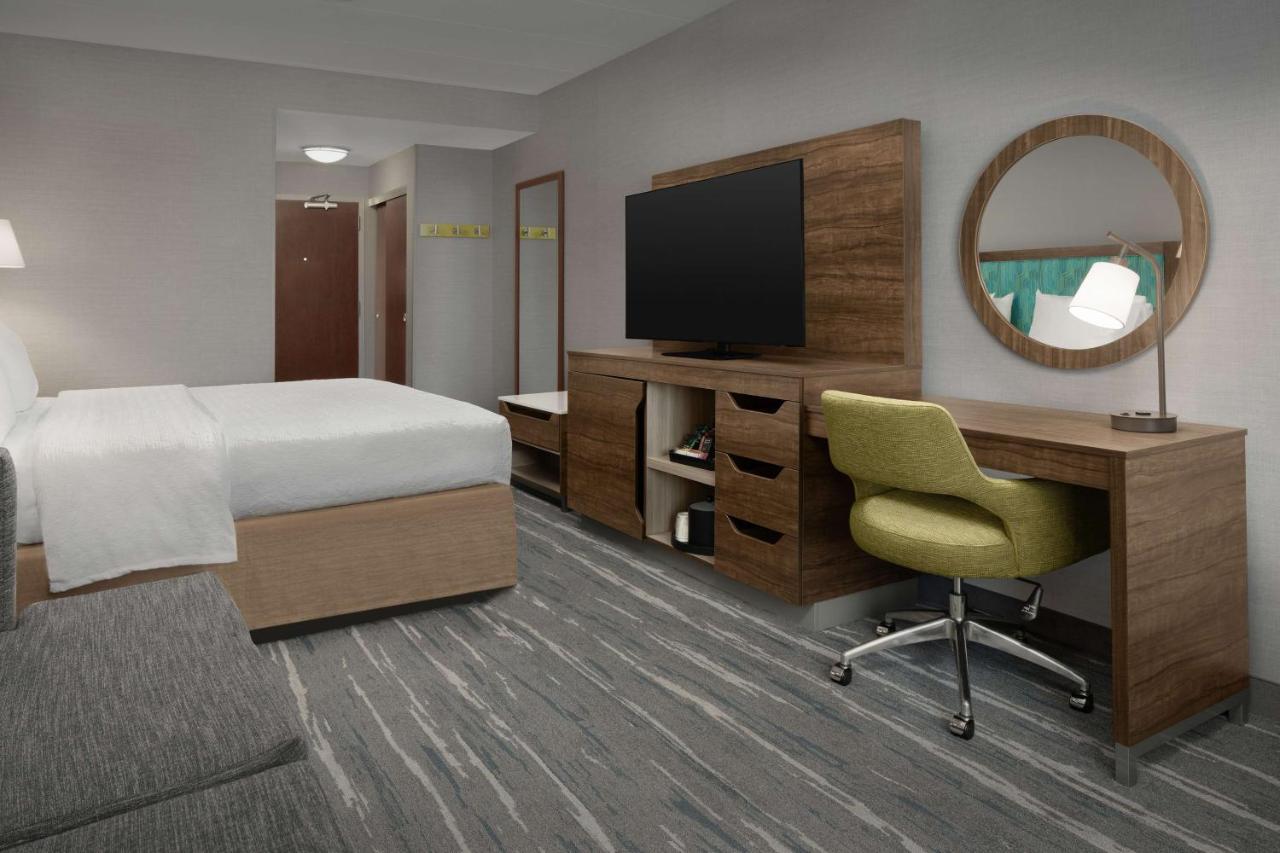 King Room with Sofa Bed - Non-Smoking at Hampton Inn Haverhill