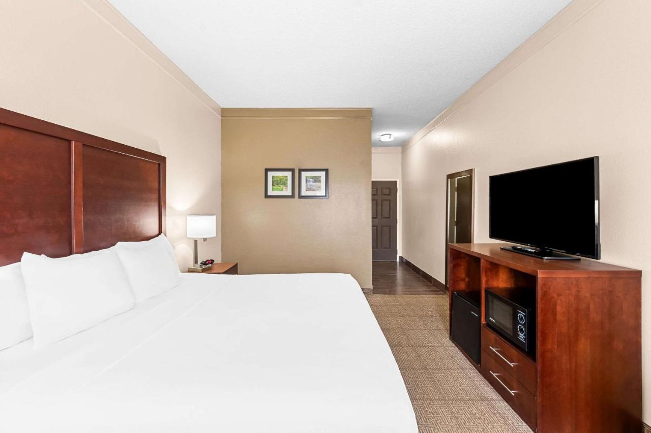 King Room - Non-Smoking at Comfort Inn & Suites Heath - Newark South