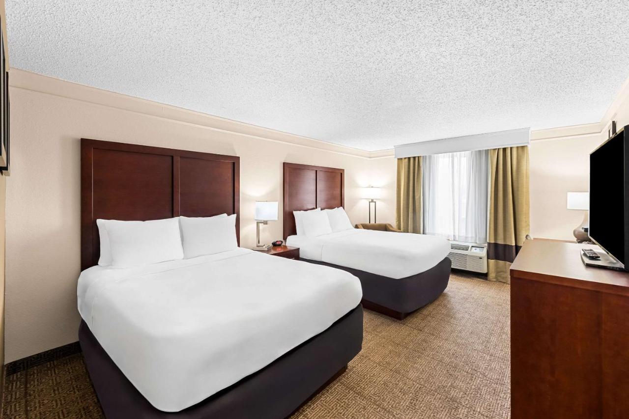 Queen Room with Two Queen Beds - Non-Smoking at Comfort Inn & Suites Heath - Newark South