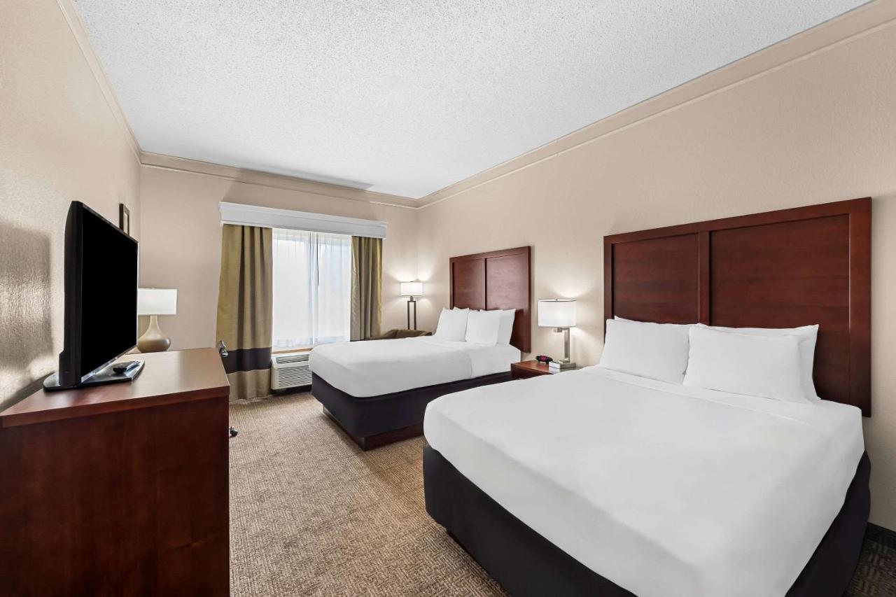 Queen Room with Two Queen Beds - Non-Smoking at Comfort Inn & Suites Heath - Newark South