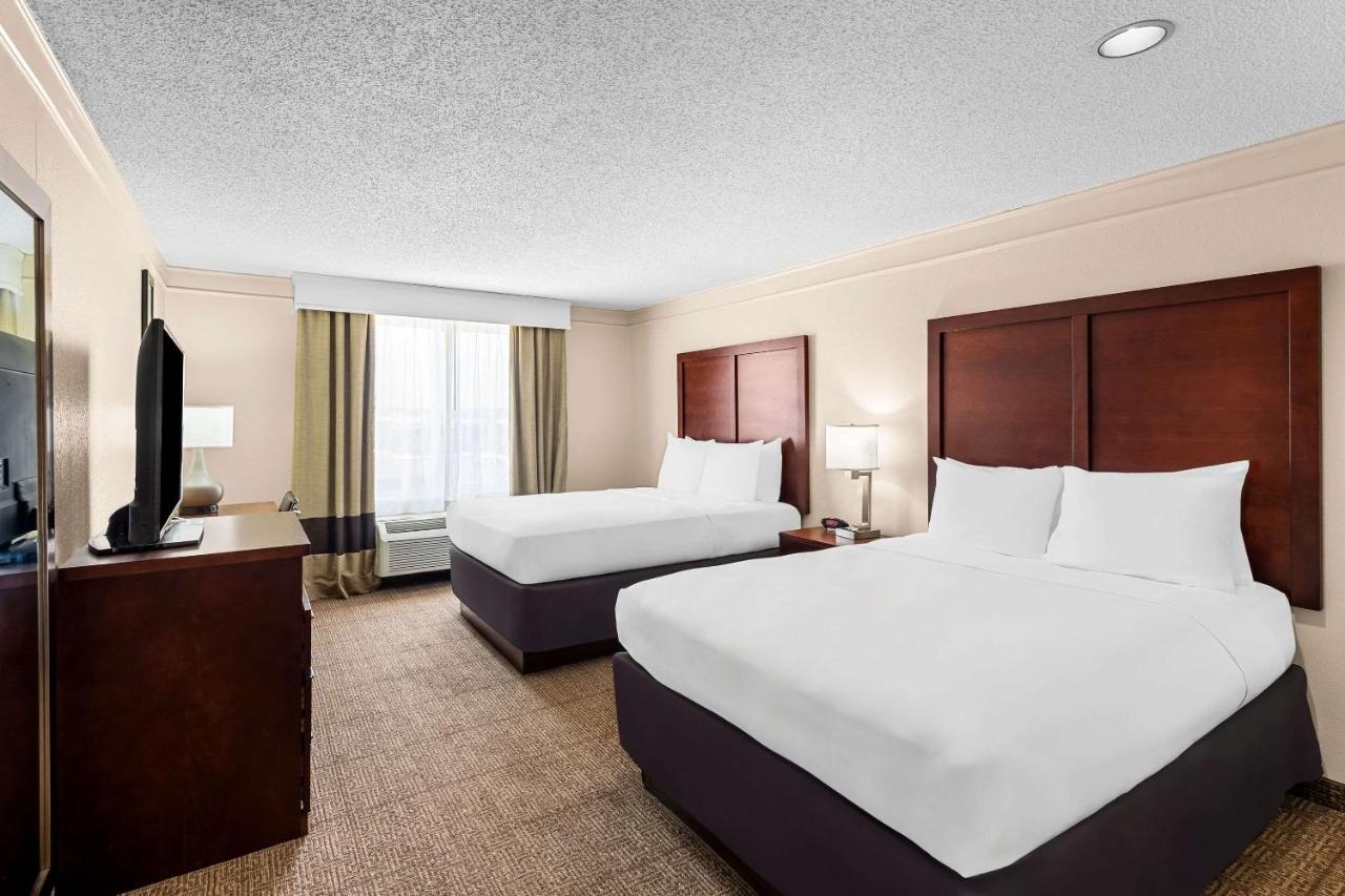 Queen Room with Two Queen Beds - Non-Smoking at Comfort Inn & Suites Heath - Newark South