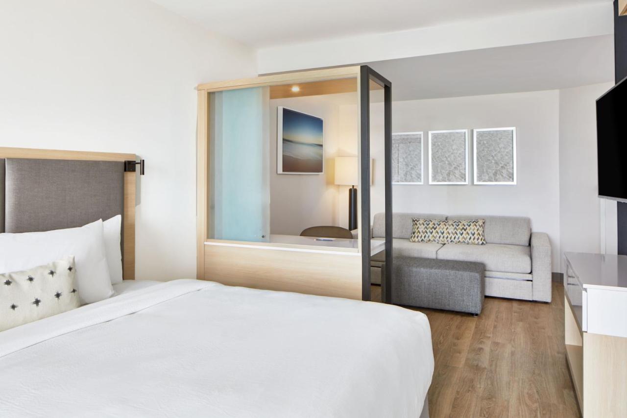 Queen Studio Suite with Trundle Bed and Partial Ocean View at Springhill Suites By Marriott Jacksonville Beach Oceanfront