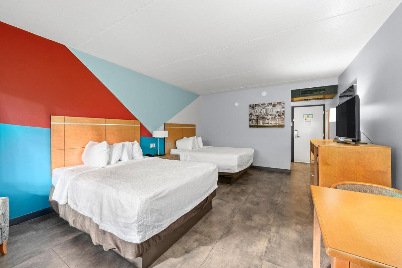 | Adventureland Inn