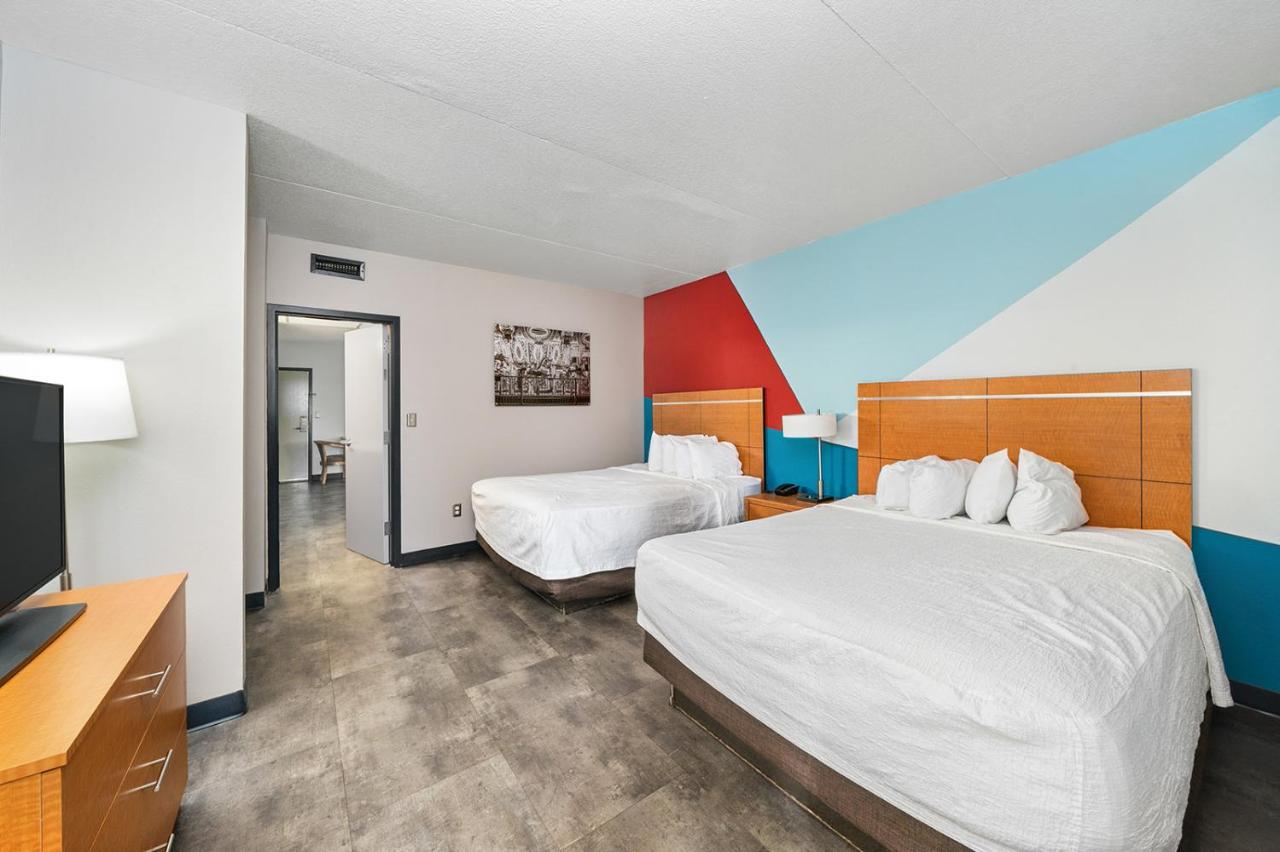 | Adventureland Inn