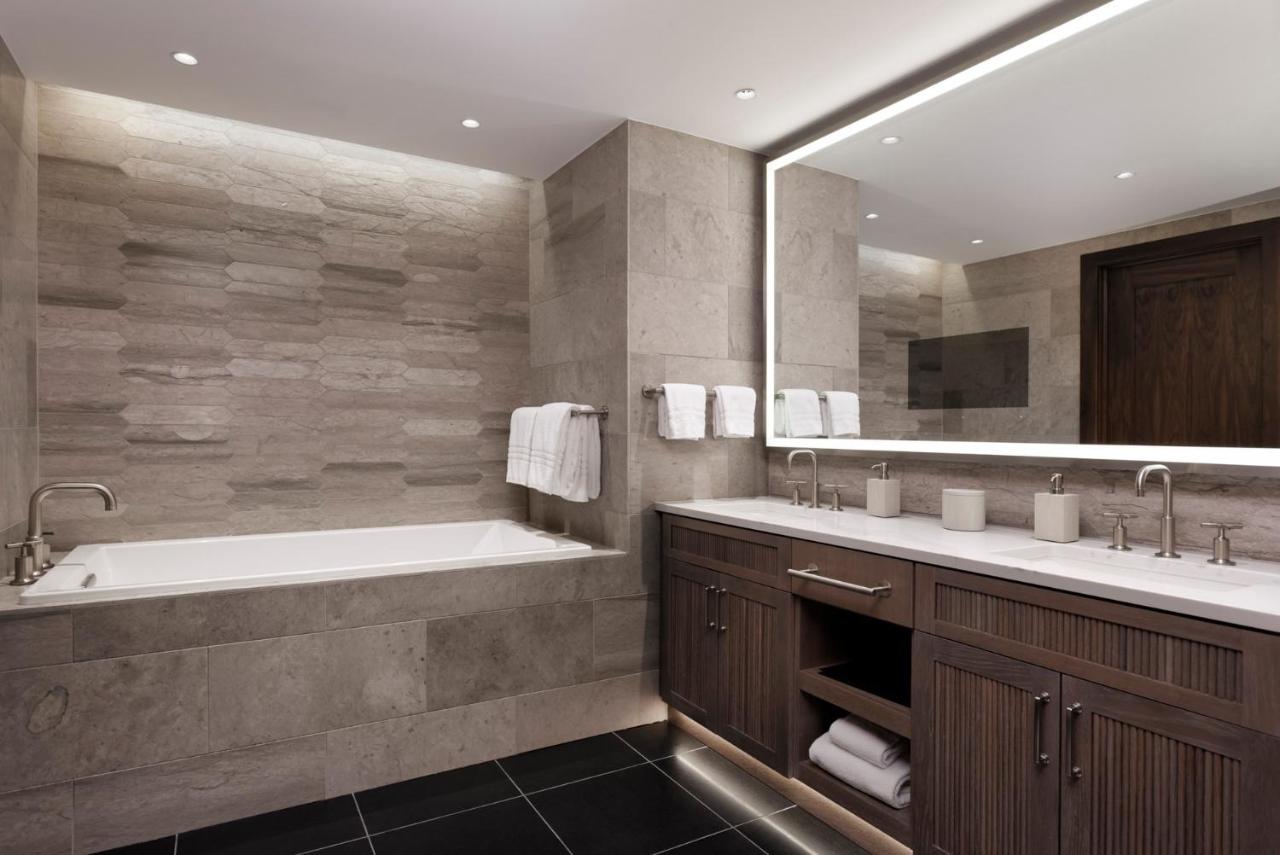 Sundown Three-Bedroom Residence at Four Seasons Residences Vail
