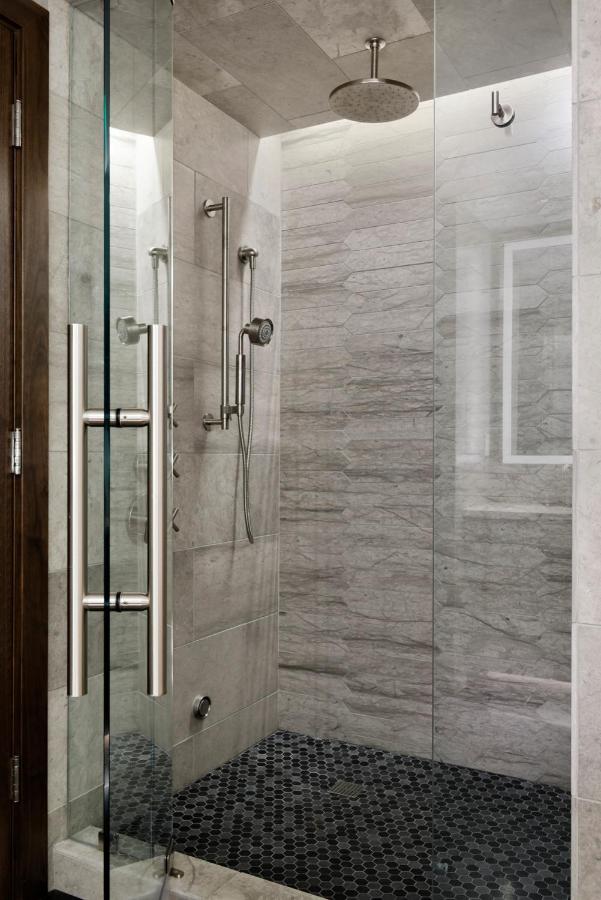 Sundown Three-Bedroom Residence at Four Seasons Residences Vail