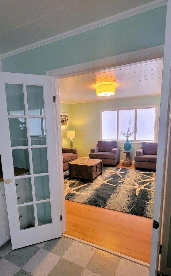 | Beachside Inn