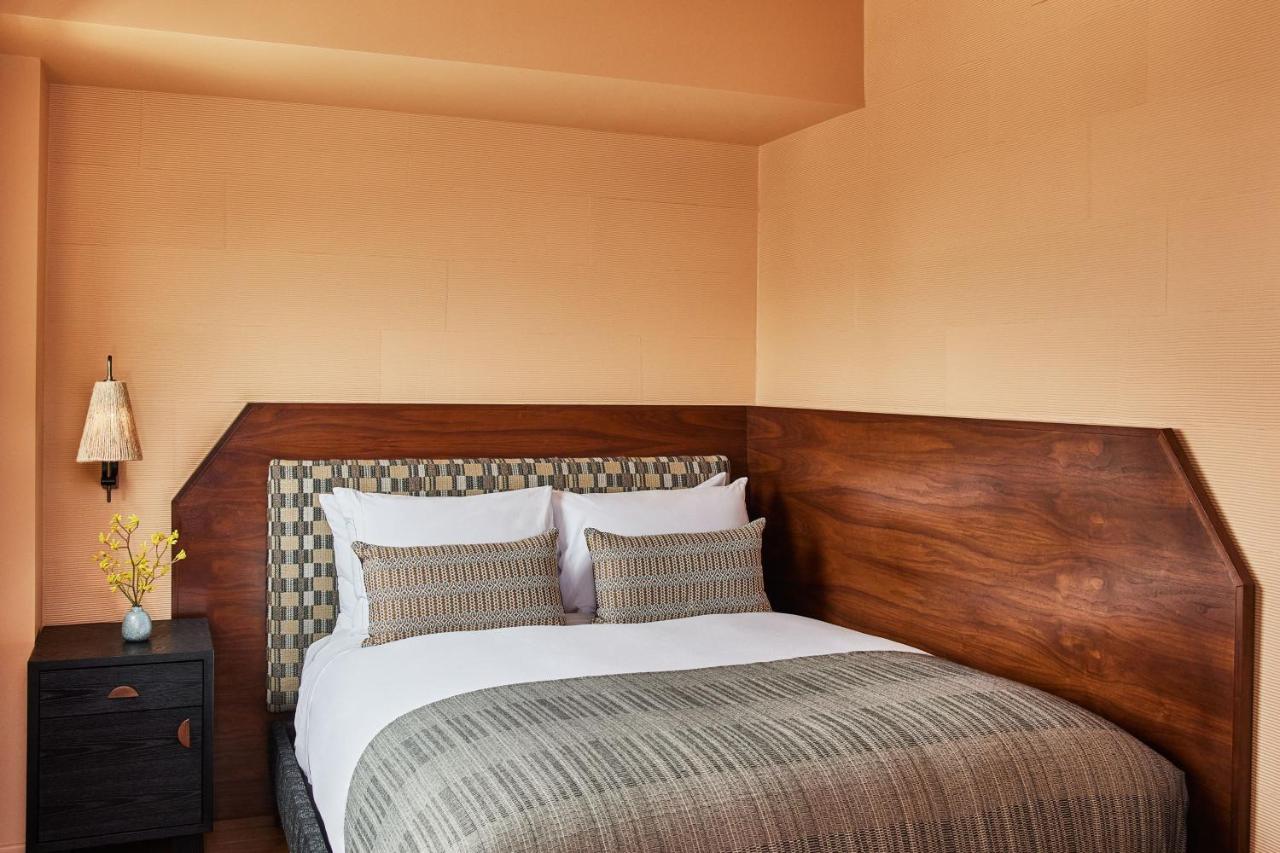Deluxe Queen Room with Limited View at Downtown Los Angeles Proper Hotel, a Member of Design Hotels