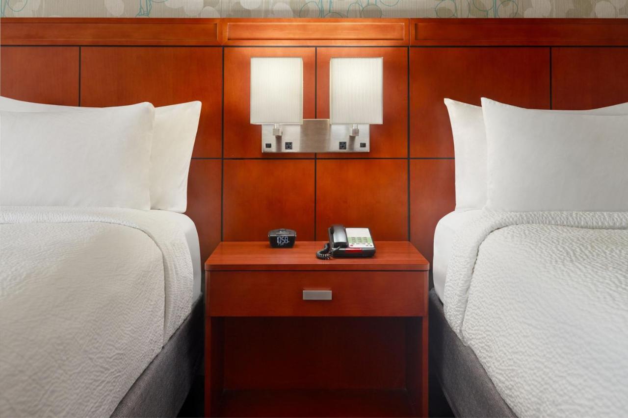 1 Bedroom Larger Suite, 2 Queen, Sofa bed at Courtyard by Marriott Nashville Goodlettsville