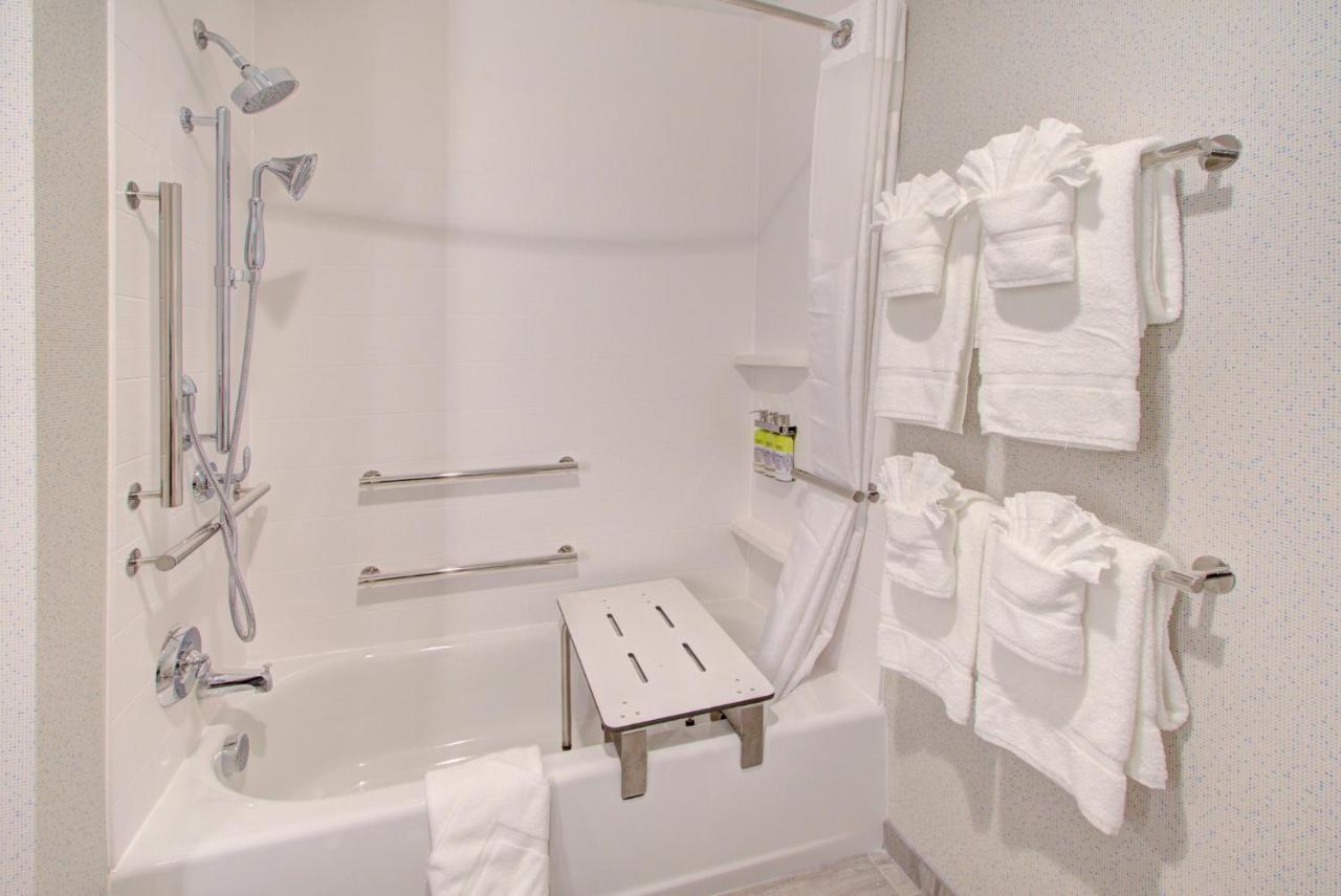  | Holiday Inn Express & Suites - Charlotte Southwest, an IHG Hotel