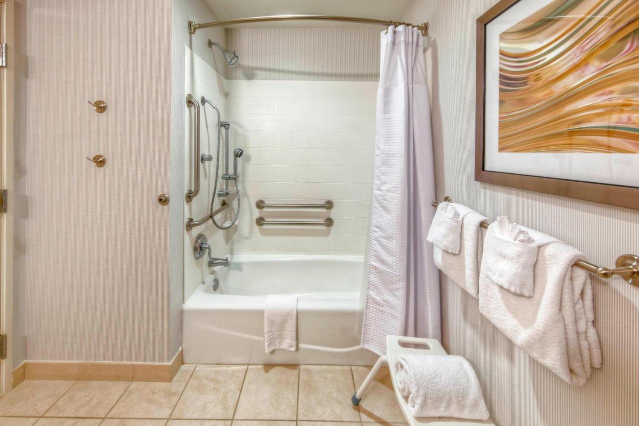| Courtyard by Marriott Alexandria