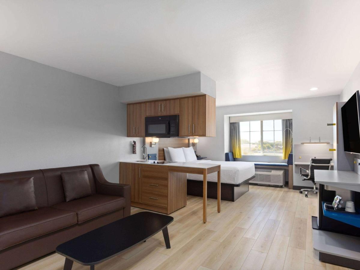 Queen Studio Suite - Non-Smoking at Microtel Inn & Suites by Wyndham Tracy