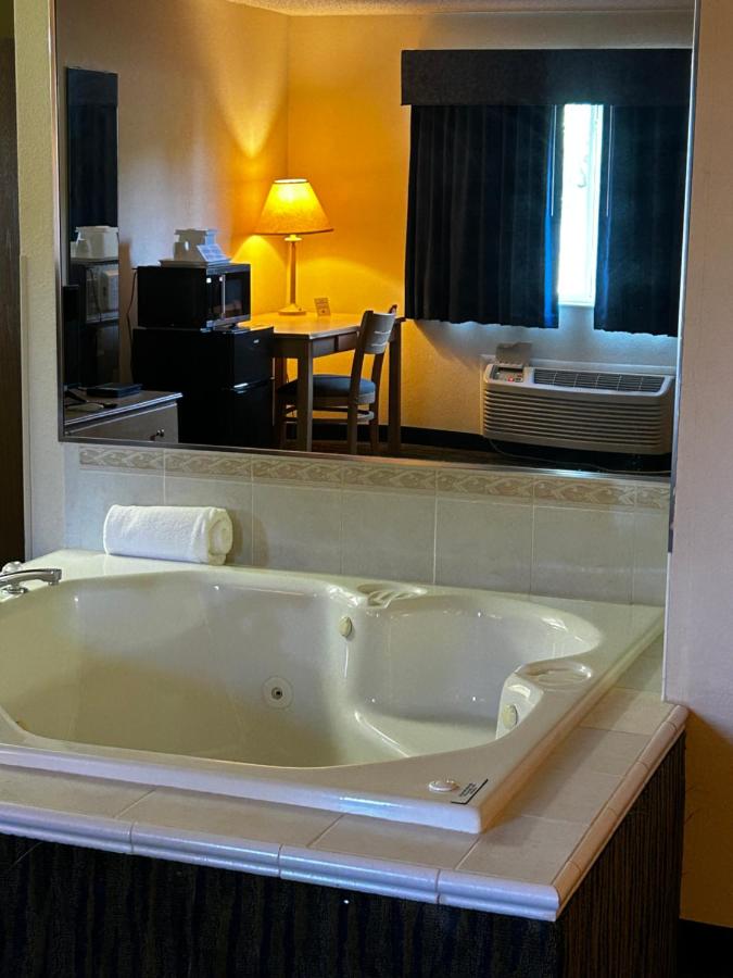  | Ameristay Inn & Suites