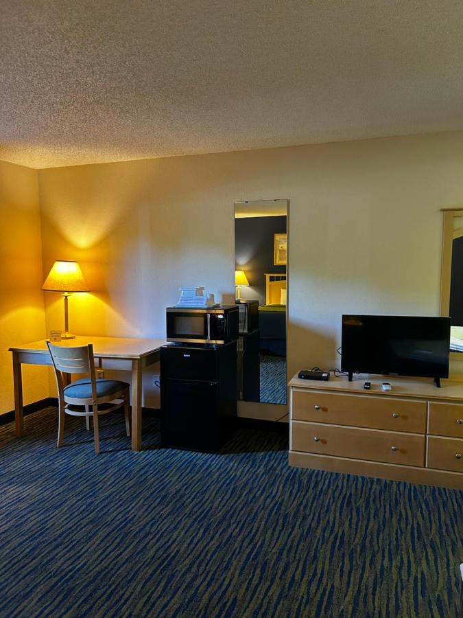  | Ameristay Inn & Suites
