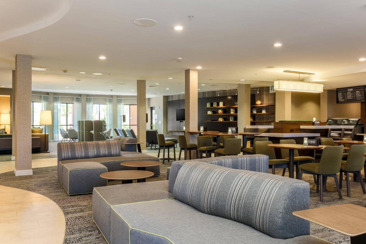 | Courtyard by Marriott Roseville Galleria Mall/Creekside Ridge Drive