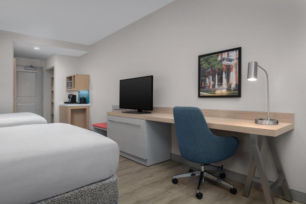 Queen Room at Hilton Garden Inn Wilkes Barre