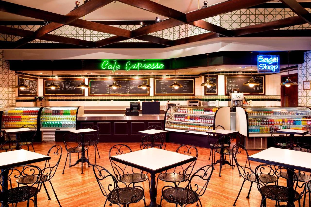 | Sheraton Greensboro at Four Seasons