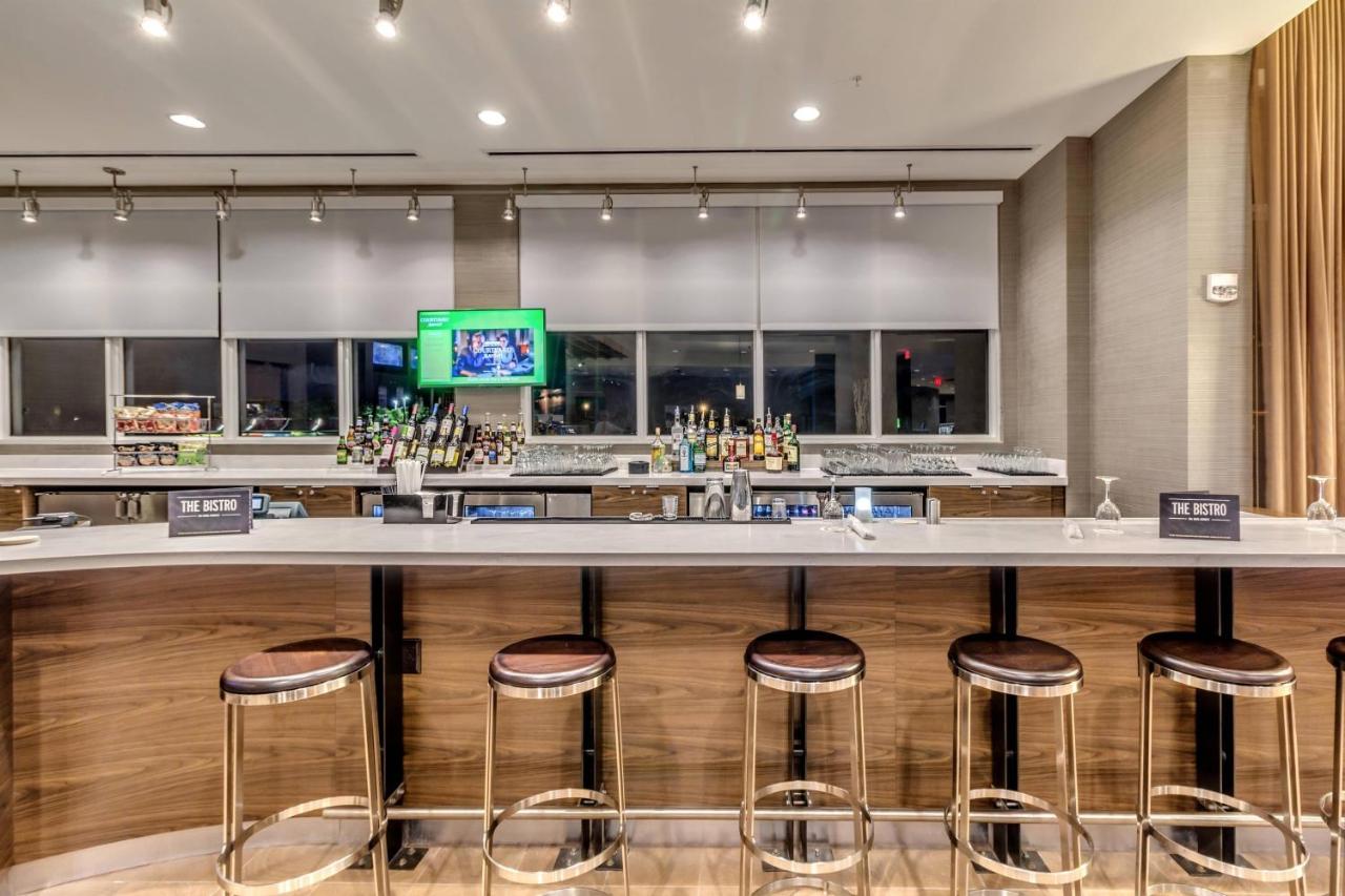 | Courtyard by Marriott St. Petersburg Clearwater/Madeira Beach