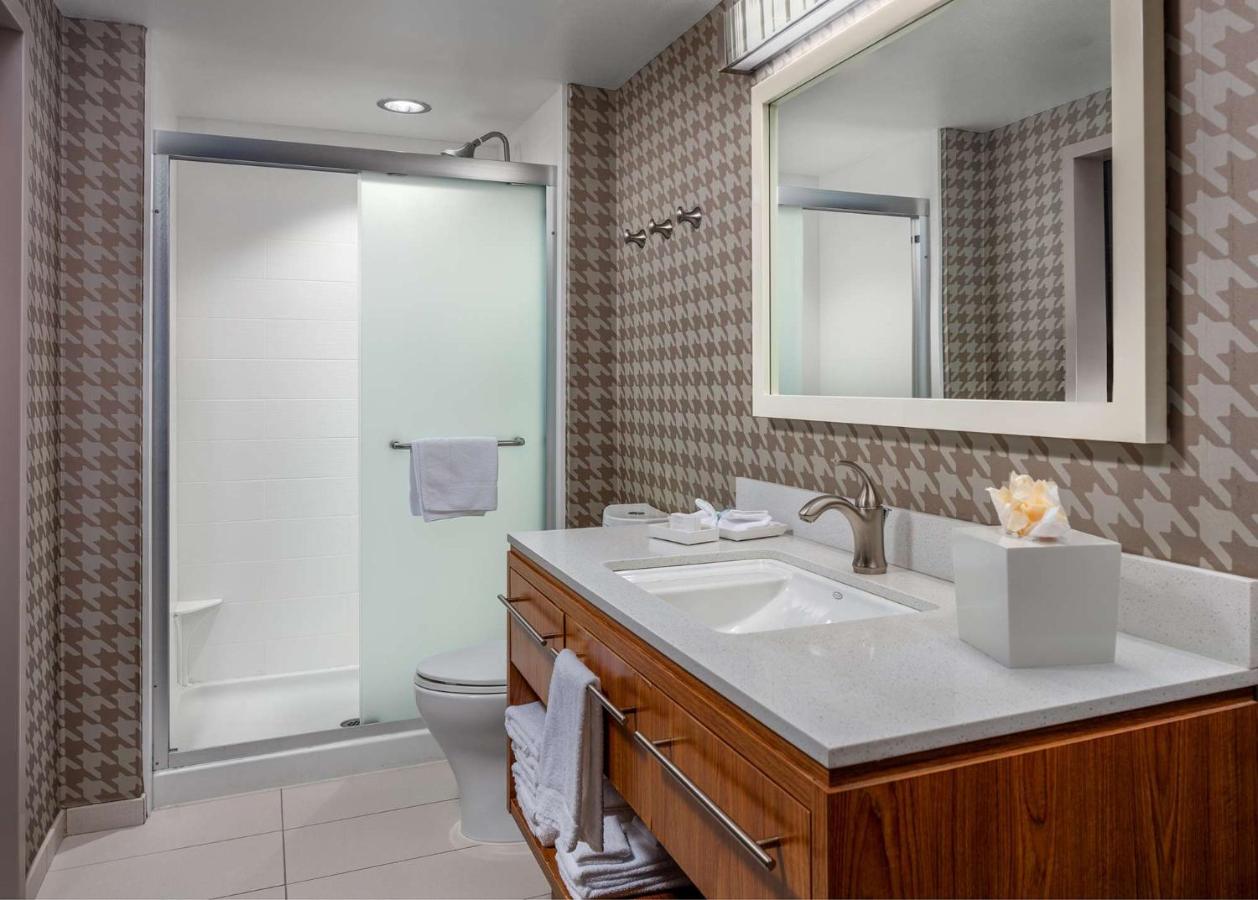 One-Bedroom King Suite at Home2 Suites by Hilton Little Rock West
