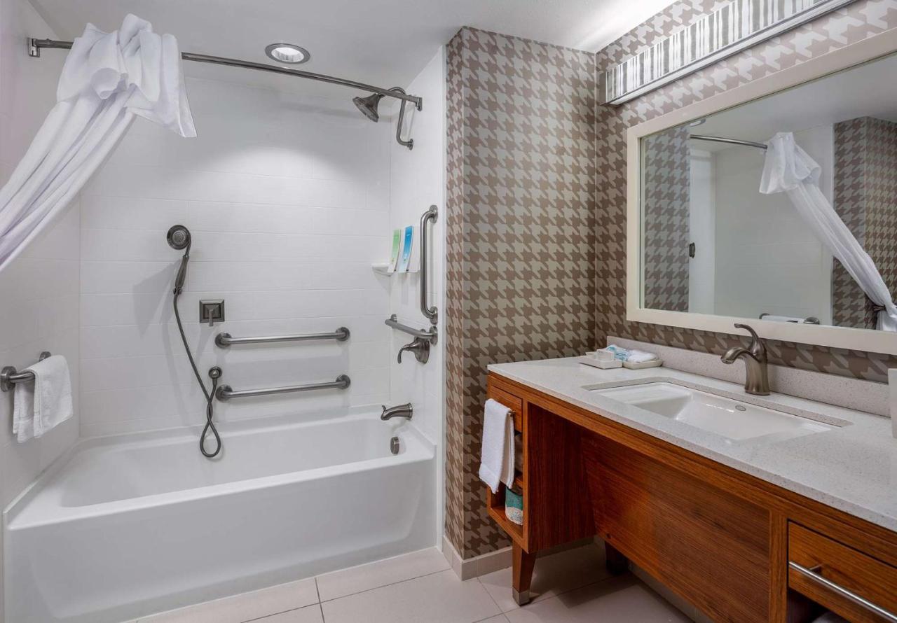 Queen Studio Suite - Disability Access with Bathtub at Home2 Suites by Hilton Little Rock West
