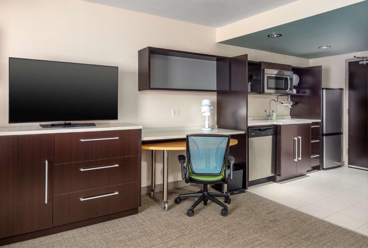 Queen Studio Extended Suite at Home2 Suites by Hilton Little Rock West