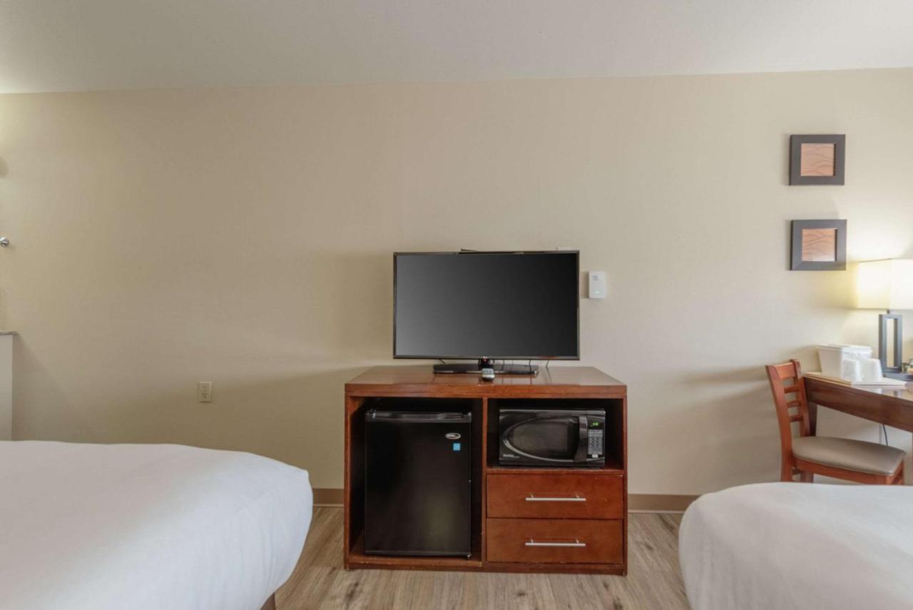 Standard Queen Room with Two Queen Beds - Non-Smoking at Comfort Inn & Suites Alamosa