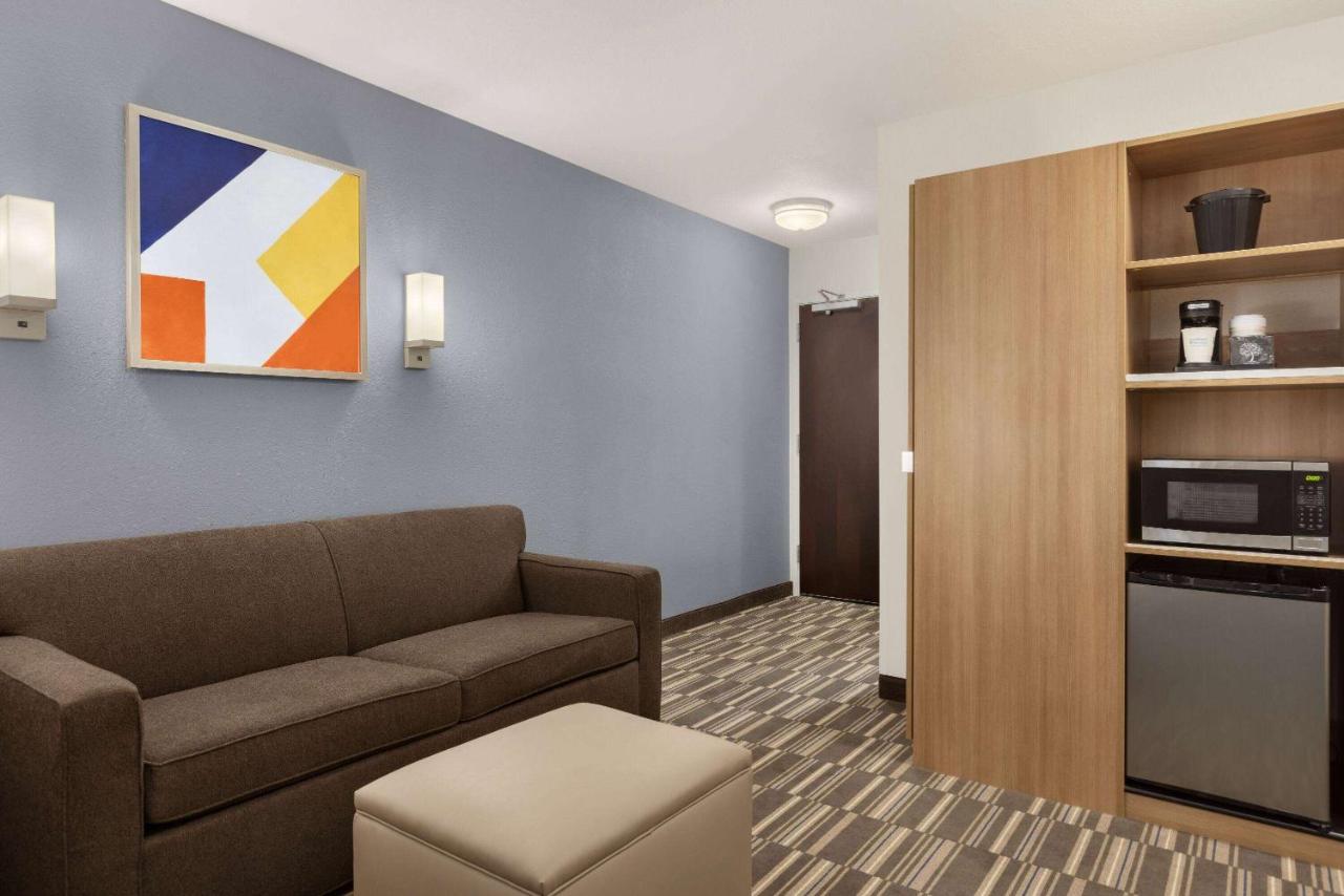 | Microtel Inn & Suites by Wyndham Gambrills