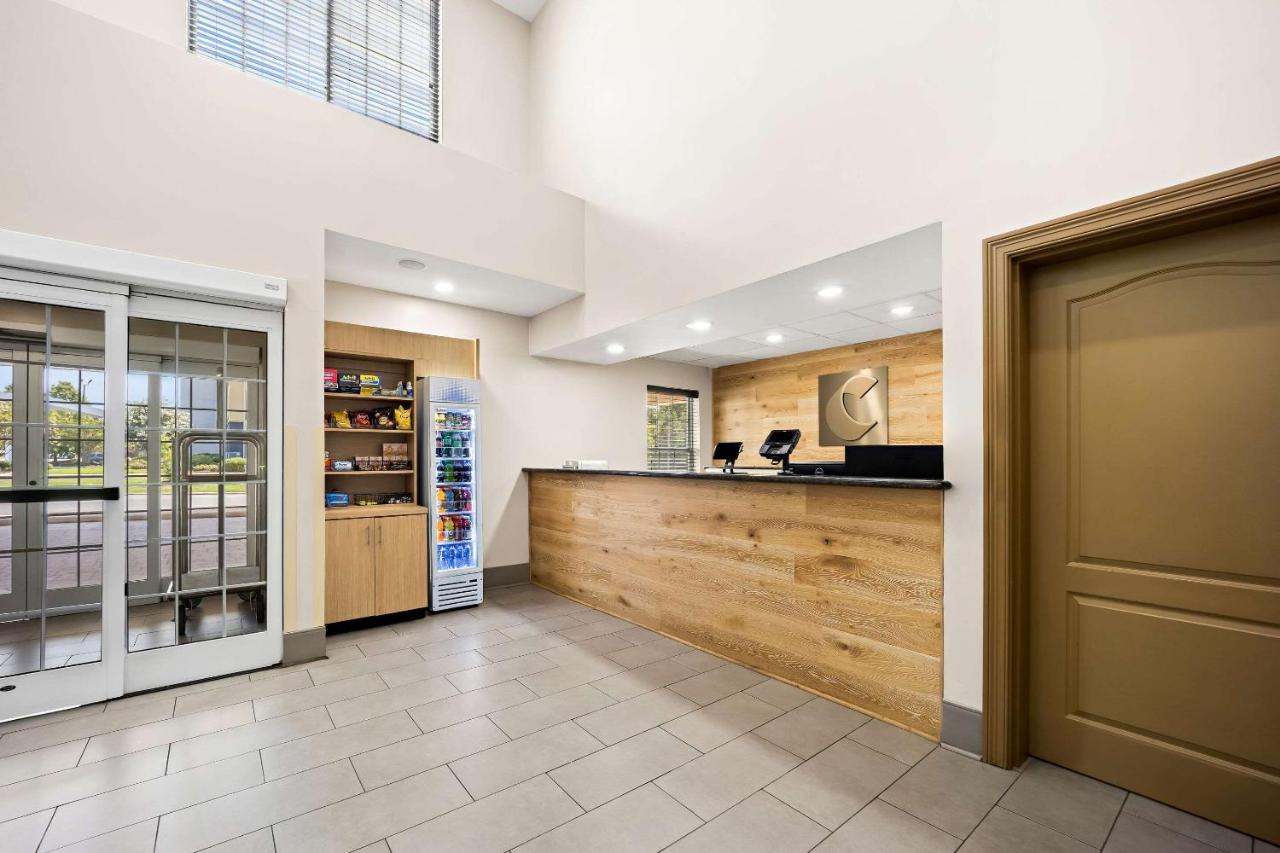 | Comfort Inn & Suites High Point - Archdale