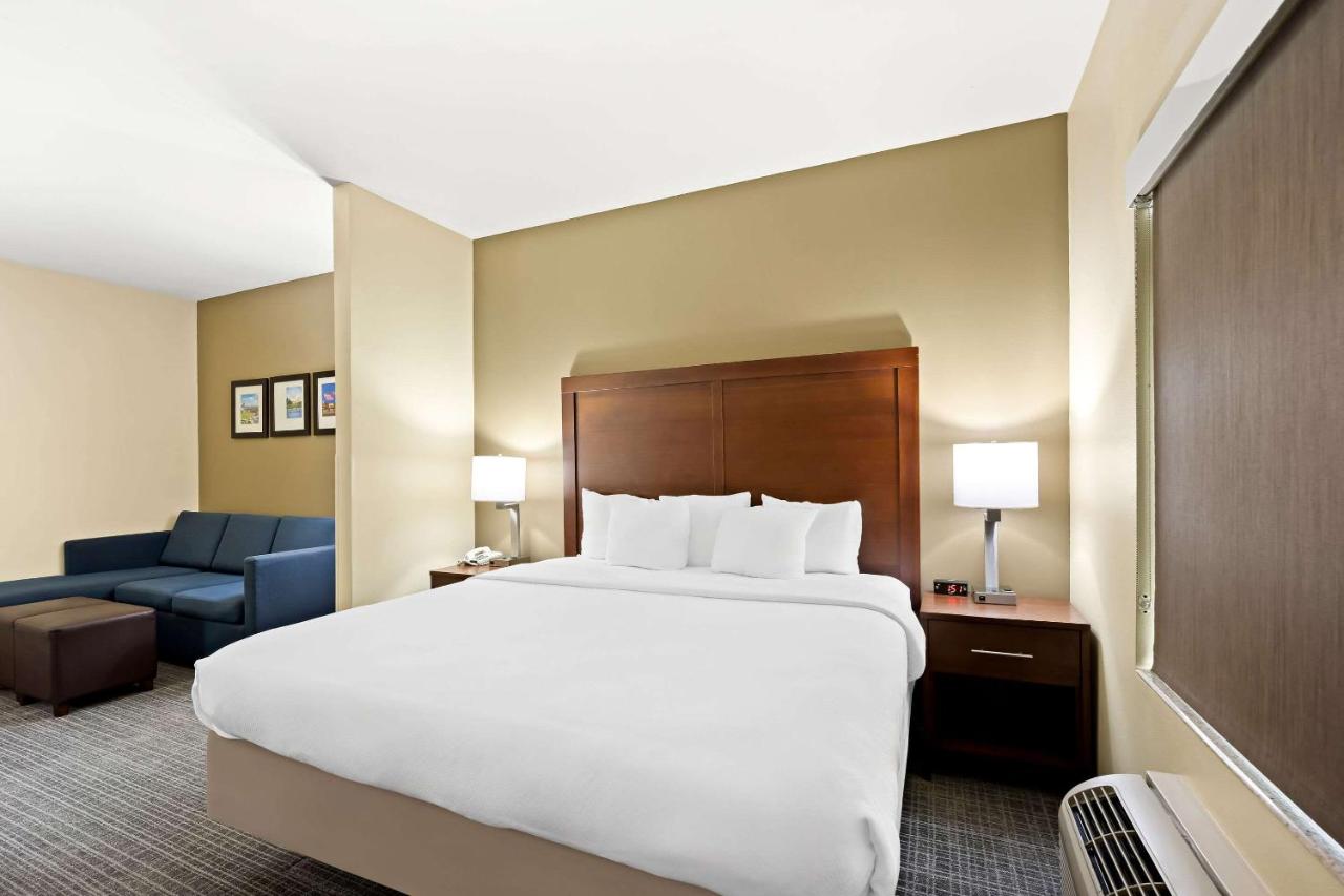  | Comfort Inn & Suites High Point - Archdale