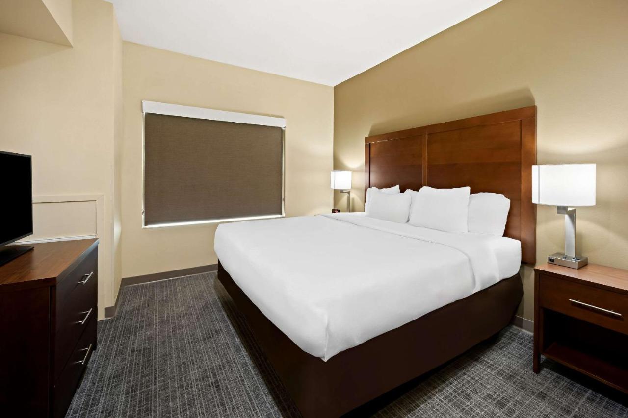 | Comfort Inn & Suites High Point - Archdale