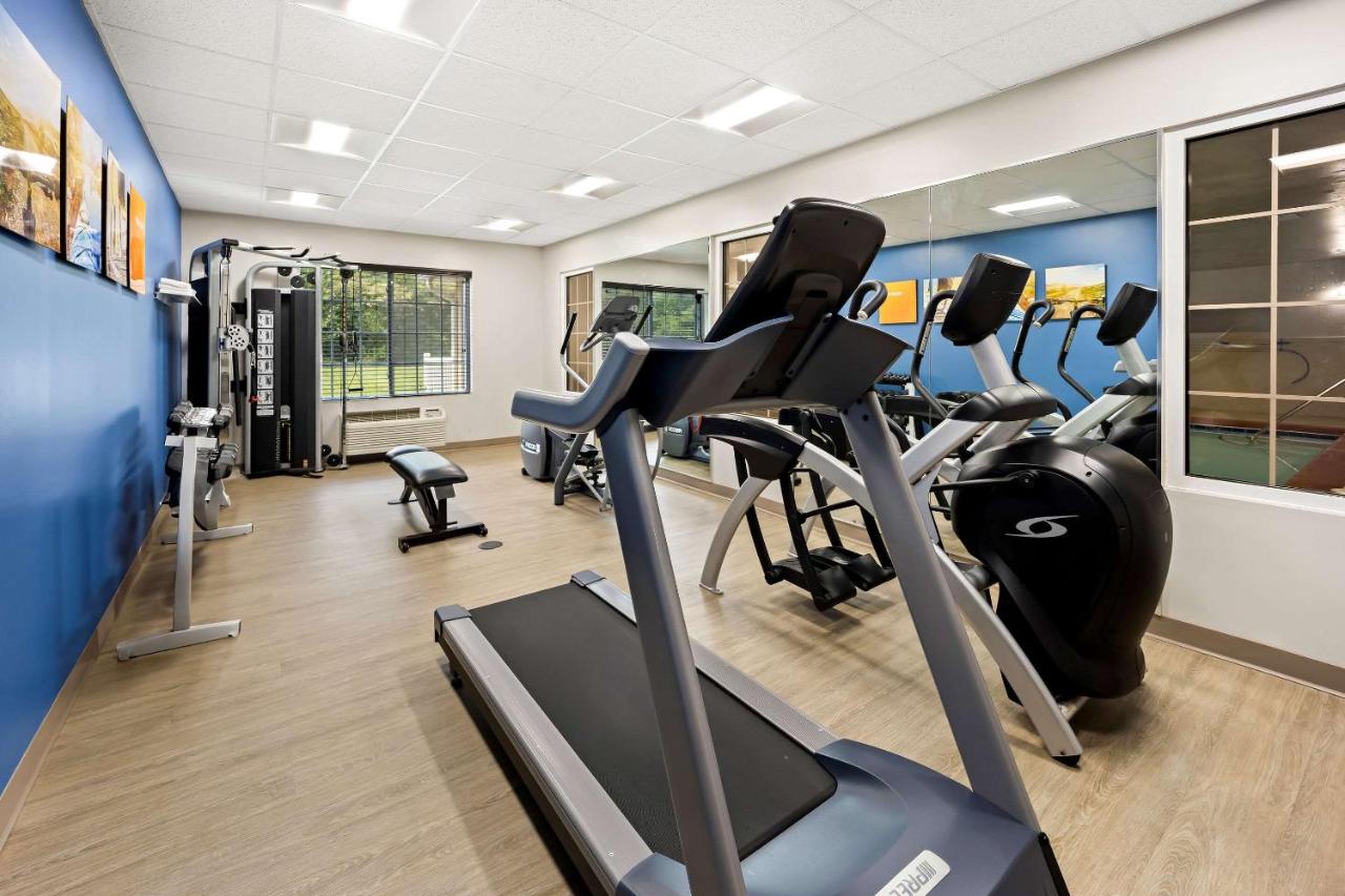 | Comfort Inn & Suites High Point - Archdale