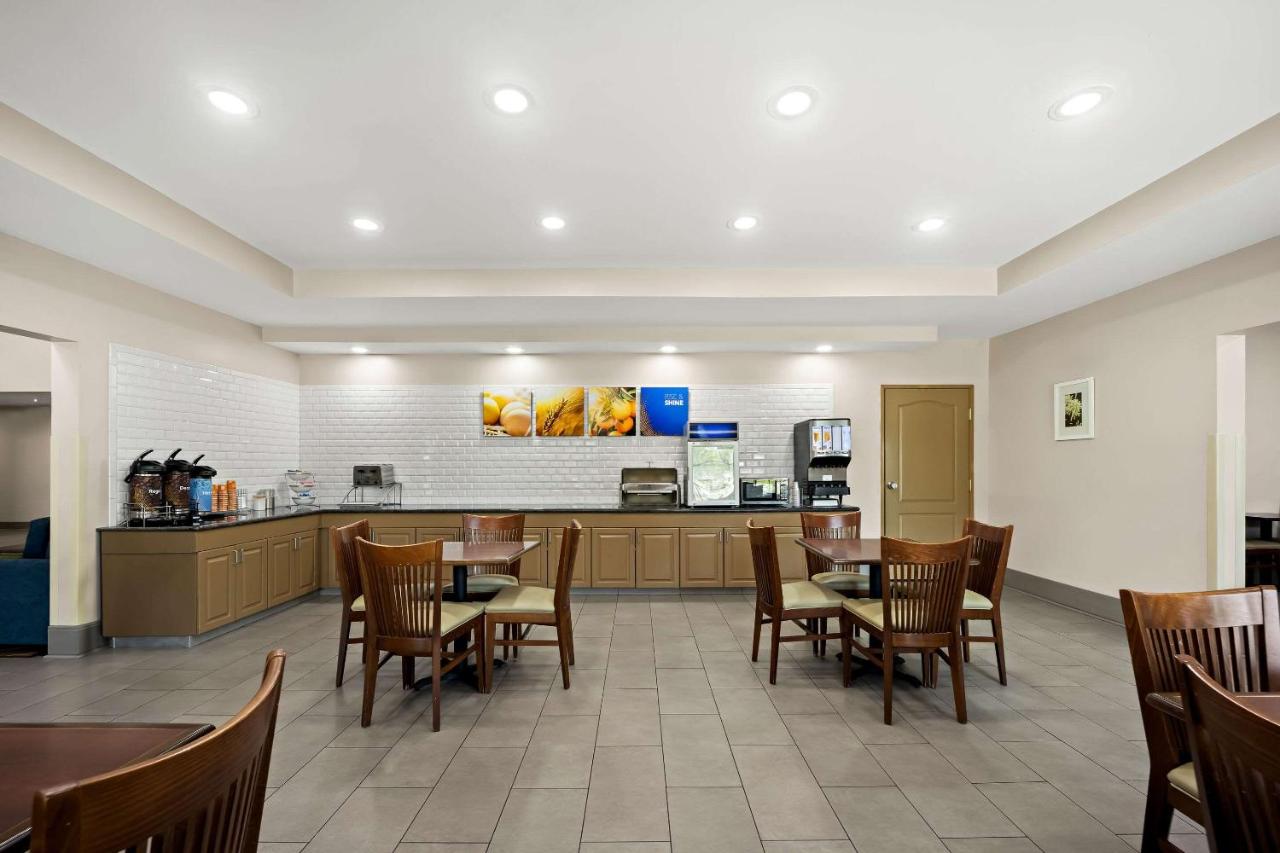 | Comfort Inn & Suites High Point - Archdale