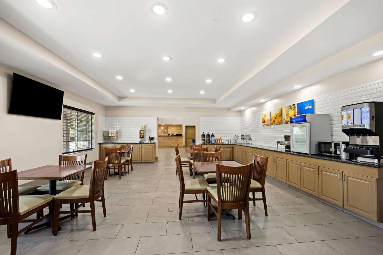 | Comfort Inn & Suites High Point - Archdale