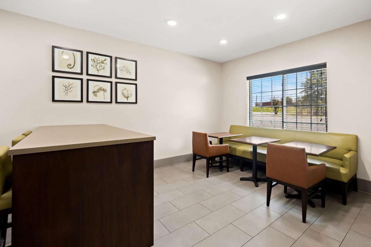 | Comfort Inn & Suites High Point - Archdale