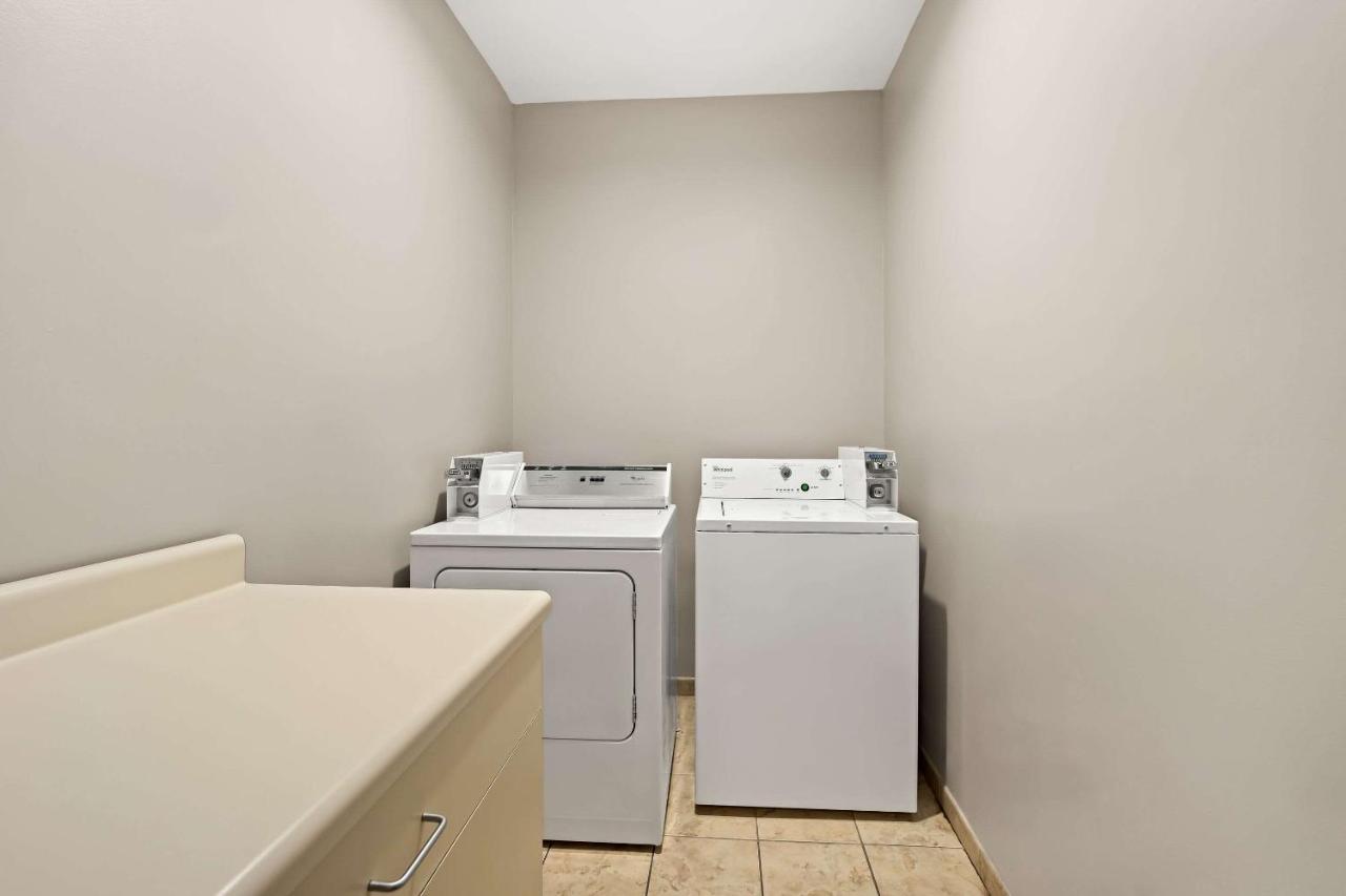 | Comfort Inn & Suites High Point - Archdale