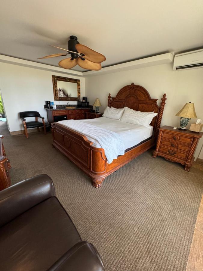 King Room - Ocean Front at Hotel Coral Reef
