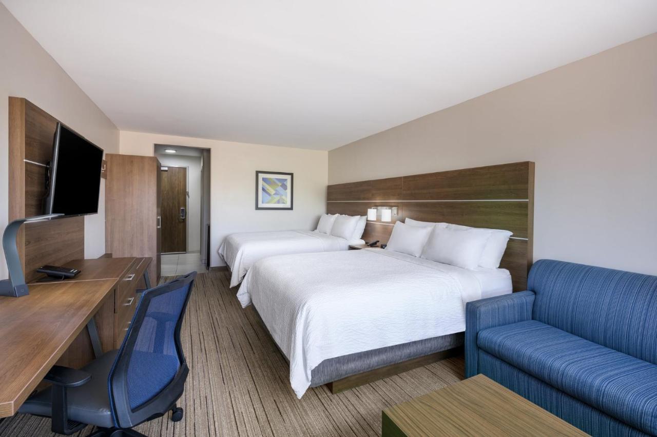 | Holiday Inn Express & Suites Phoenix East - Gilbert, an IHG Hotel