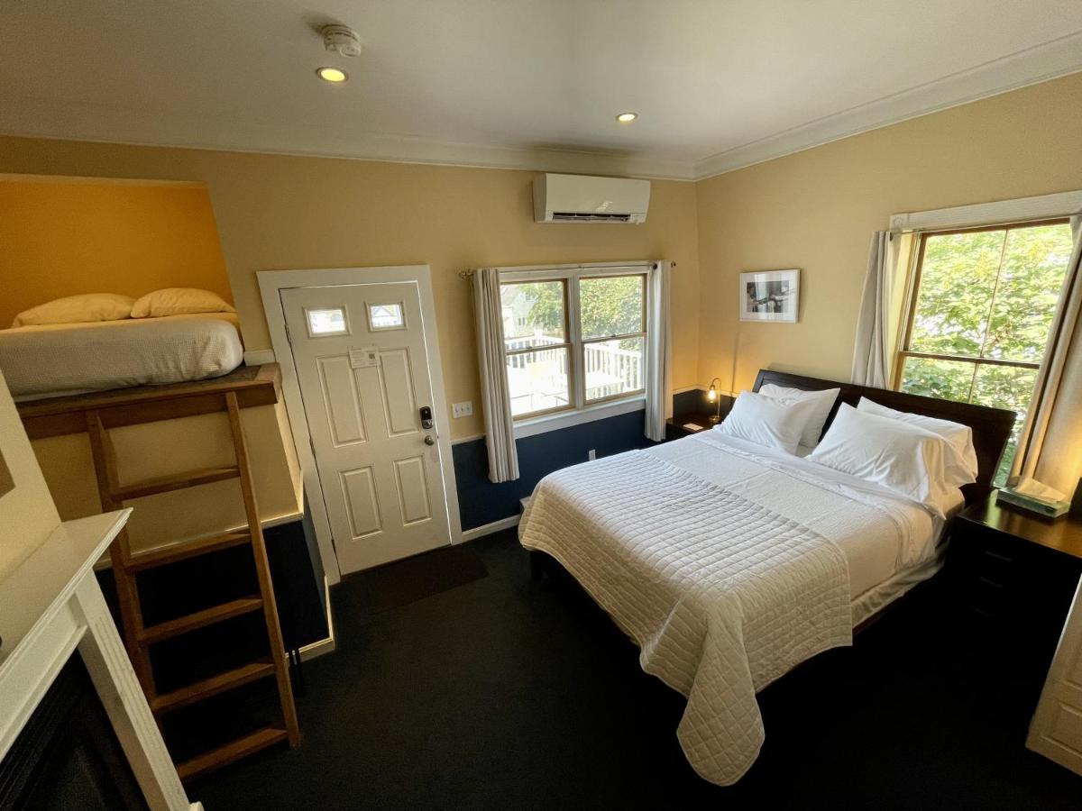 | Brasswood Inn