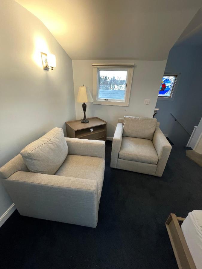 | Brasswood Inn