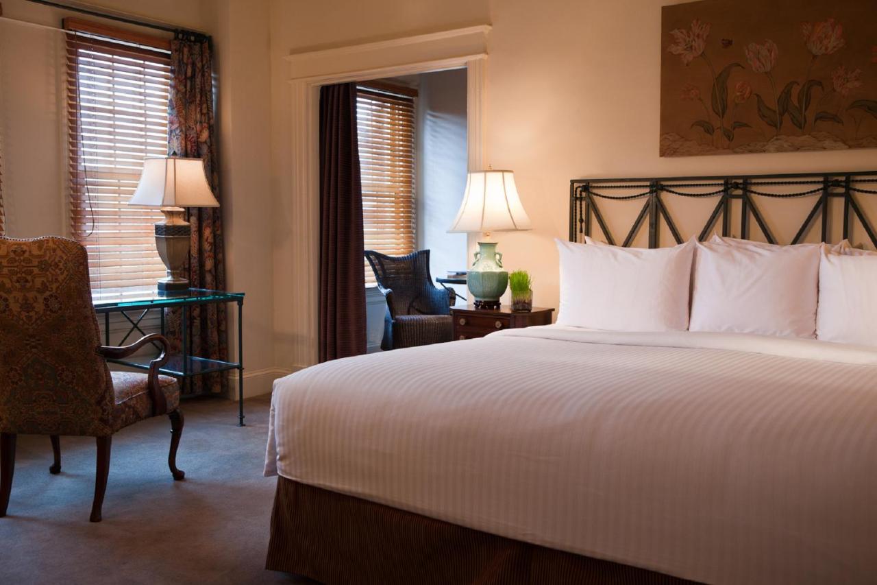 | Hotel Lombardy