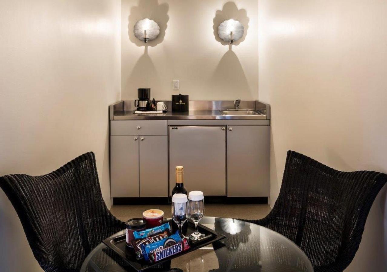 | Hotel Lombardy