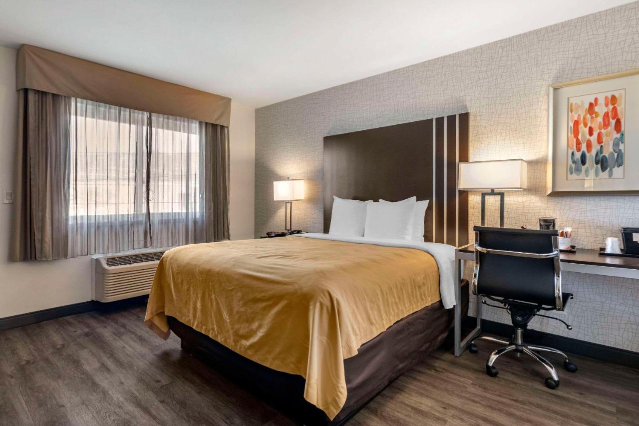 Accessible Room, 1 Queen Bed, Tub, Non Smoking at Quality Inn Burbank Airport