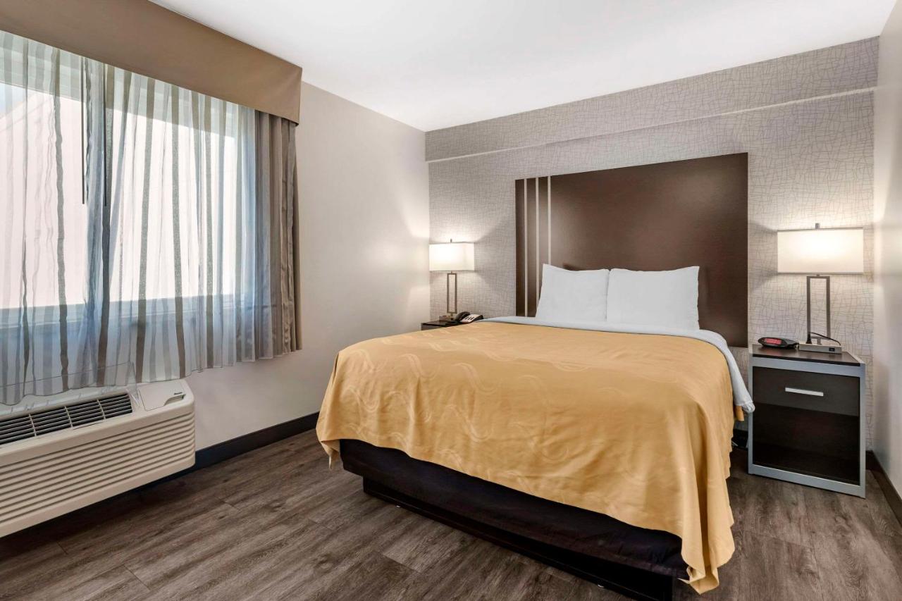 One Bedroom Suite, 1 Queen Bed, Living Room and Sofa Bed, Non Smoking at Quality Inn Burbank Airport