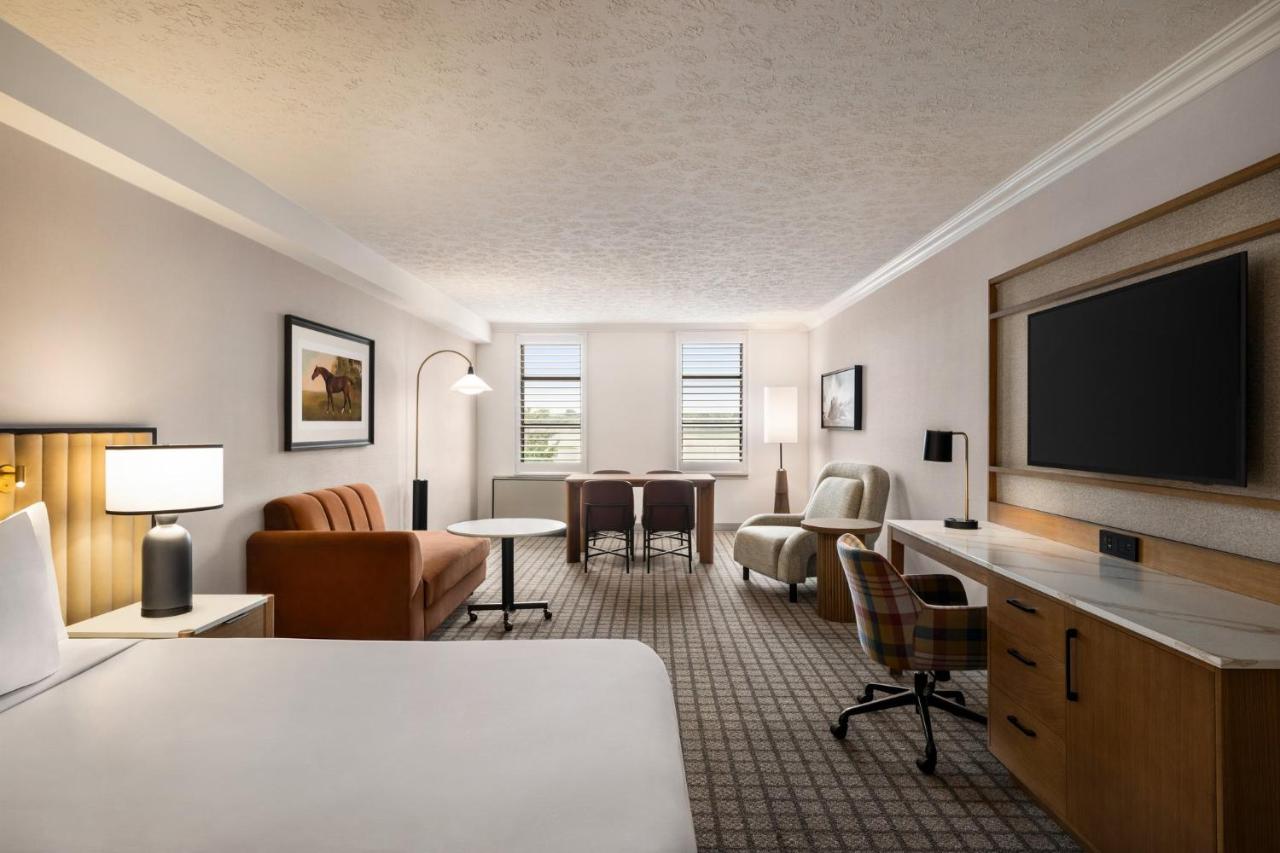 | Crowne Plaza Louisville Airport Expo Center, an IHG Hotel