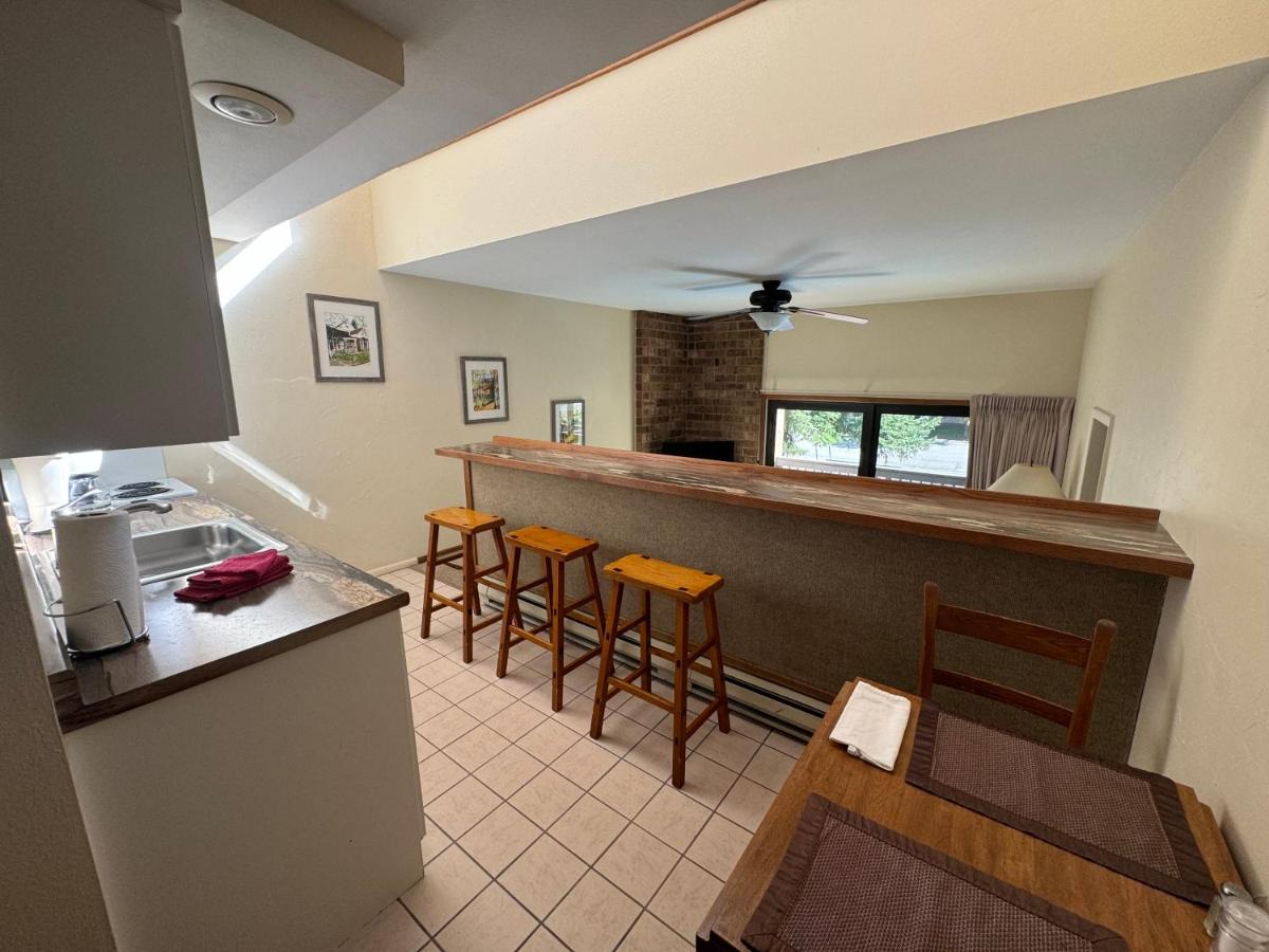One-Bedroom Apartment at Shadow Mountain Lodge