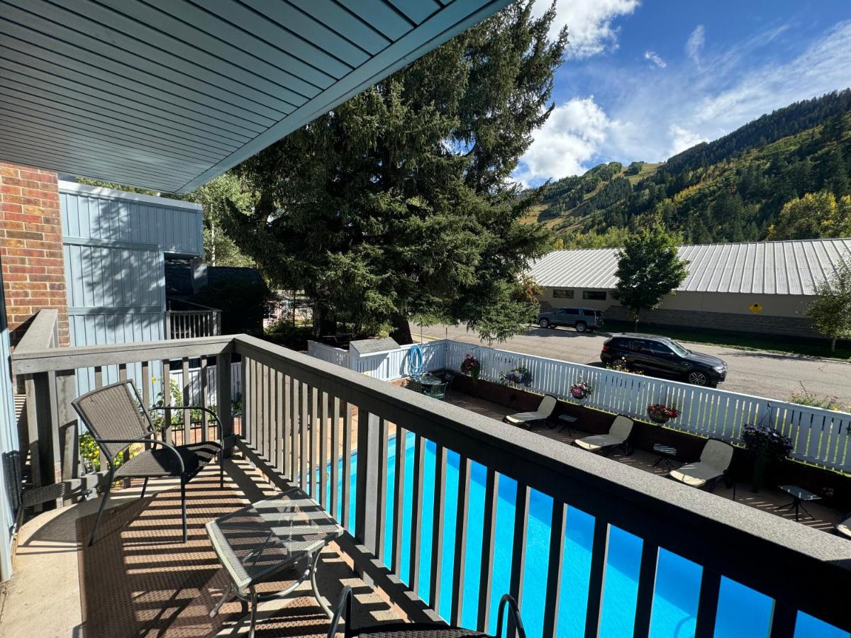 One-Bedroom Apartment at Shadow Mountain Lodge