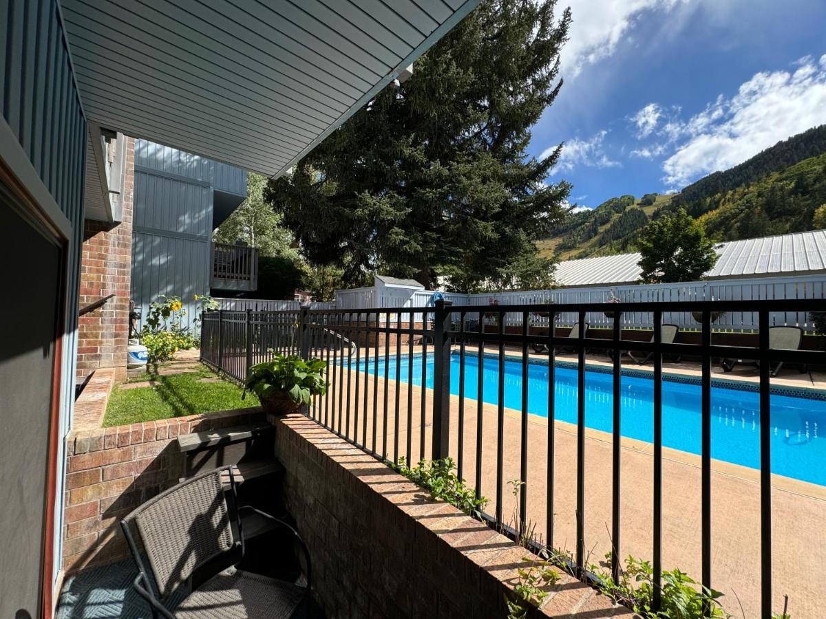 One-Bedroom Apartment at Shadow Mountain Lodge