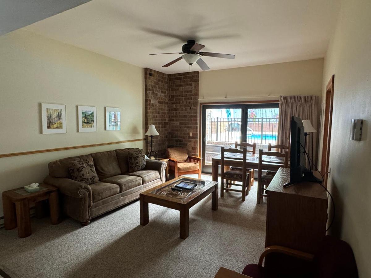 One-Bedroom Apartment at Shadow Mountain Lodge