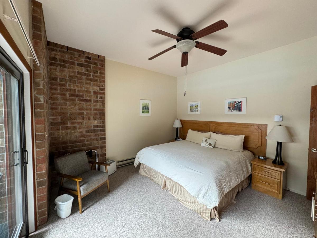One-Bedroom Apartment at Shadow Mountain Lodge